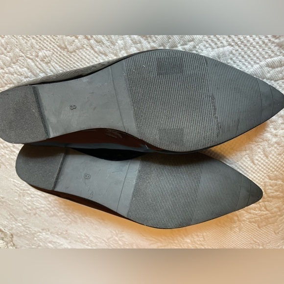 Bongo black man made patent leather flats with tan accent and gold ‘studs’ NWOT - Picture 5 of 5